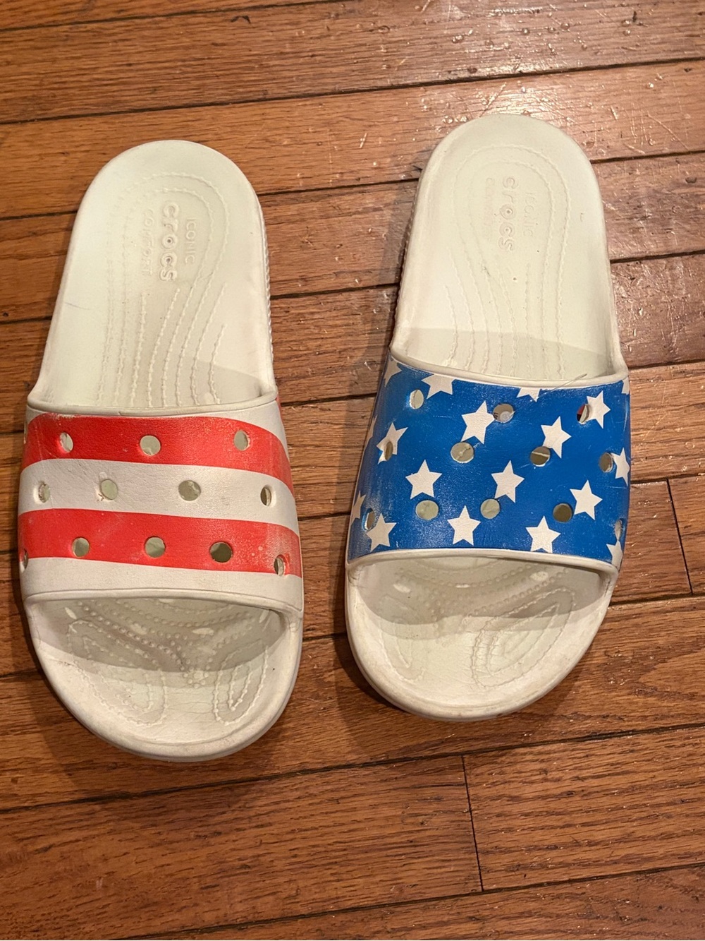 CROCS Classic Slide Unisex Women 12 Men 10 White American Flag Slide Sandals